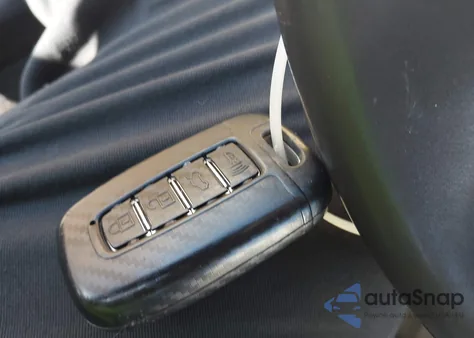 2012 Hyundai Genesis 3.8 z USA, uszkodzony, nr VIN KMHGC4DD8CU189435